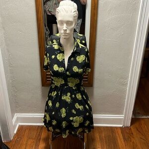 URBAN OUTFITTERS Dottie Collared Mini Dress Size XS  Black/Yellow